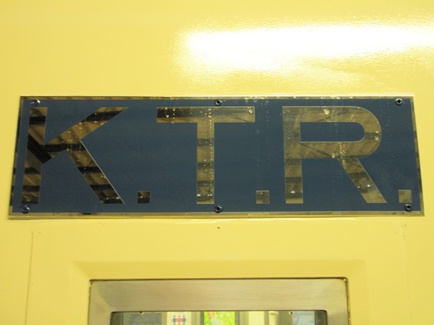 わざわざ新調された｢K.T.R.｣のロゴプレート