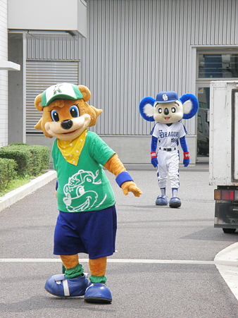 004 ご機嫌さんに登場ですよ(≧ω≦)b
