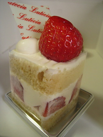 11Lutecia　あまおうショートケーキ（399円）
