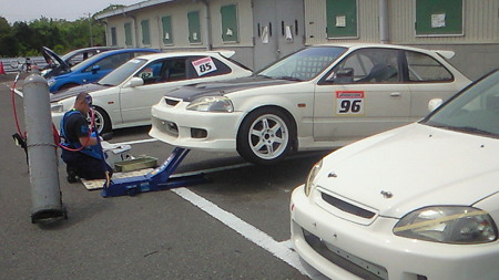 201105061249000