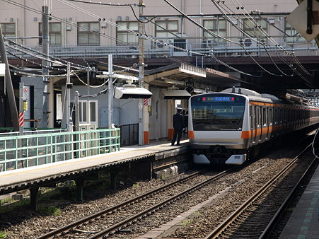 E233系中央線(八王子駅2番線)