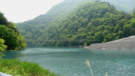 雨畑湖の吊り橋