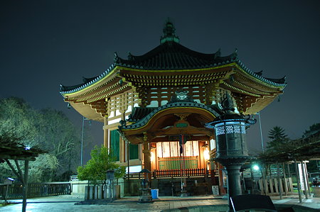 夜明け前の興福寺南円堂
