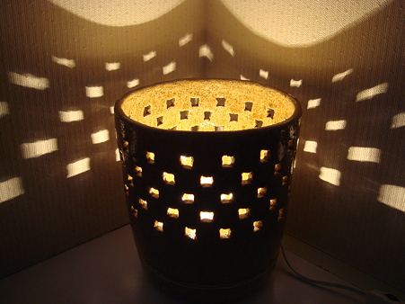 陶器）市松模様の灯り
