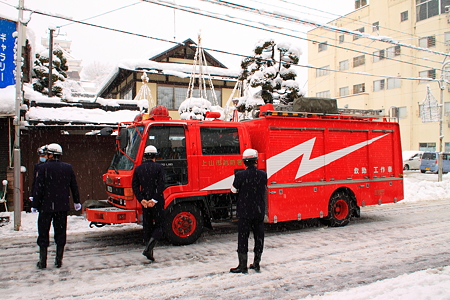 上山市出初め式