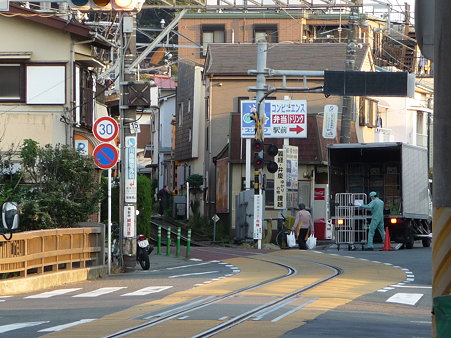 091126-江ノ電 腰越路面 (13)
