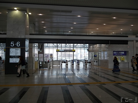 110416-17 大阪駅 (14)