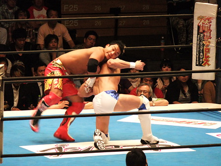 新日本プロレス BEST OF THE SUPER Jr.XIX　Aブロック公式戦 プリンス・デヴィットvsKUSHIDA (1)