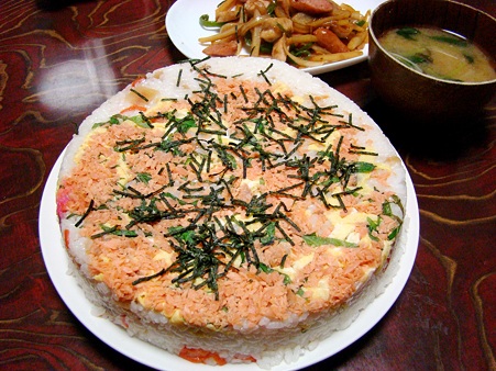 雛祭りでケーキ風押し寿司♪