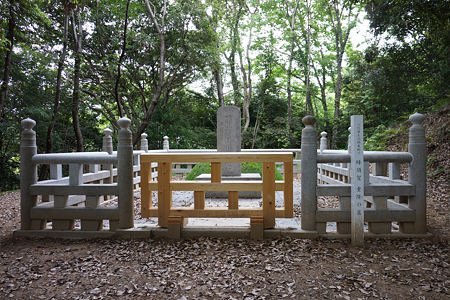 徳島藩主蜂須賀家墓所〔万年山墓所〕（宗鎮の養嗣子重隆の墓） - 02