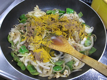 10_スパイス投入