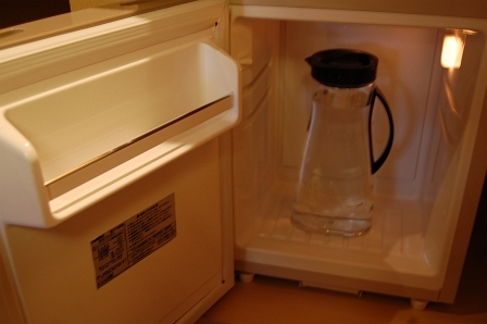 冷蔵庫内に冷水